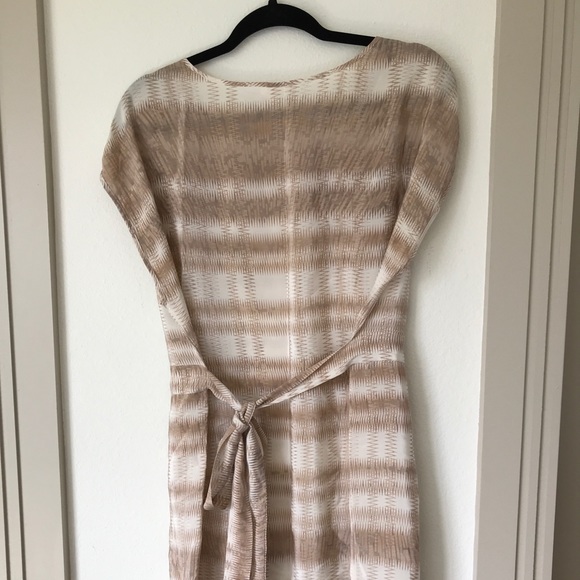 Silk Shift dress with darted waist - Picture 6 of 6